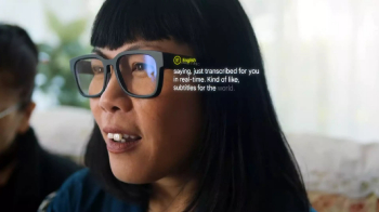 Auf der Google I/O stellte Google eine Brille vor, die Sprache in Text umwandelt und als Untertitel in die Brille einblendet.